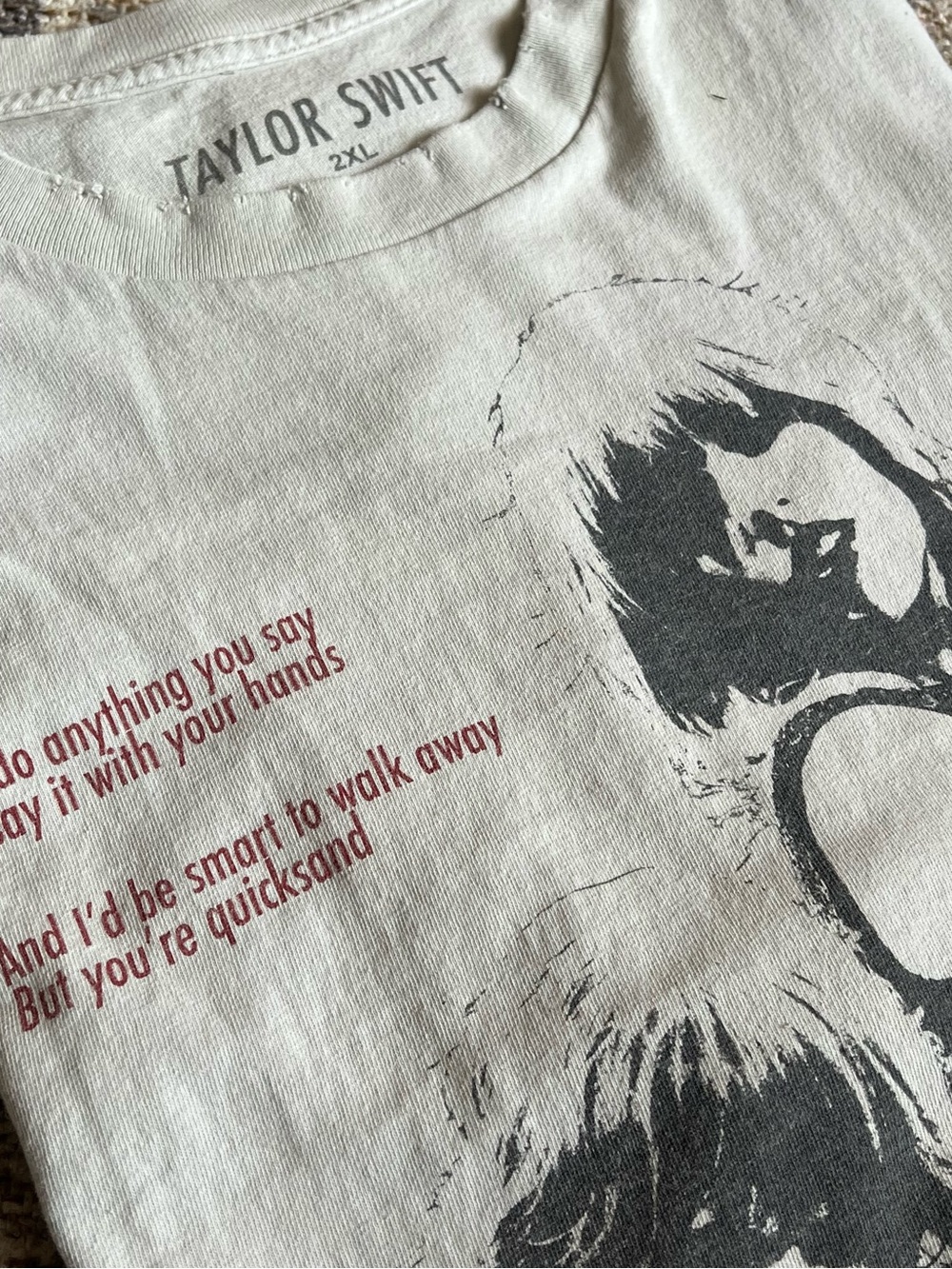 Taylor Swift Red Taylor’s Version Distressed T-Shirt Size XXL 2XL